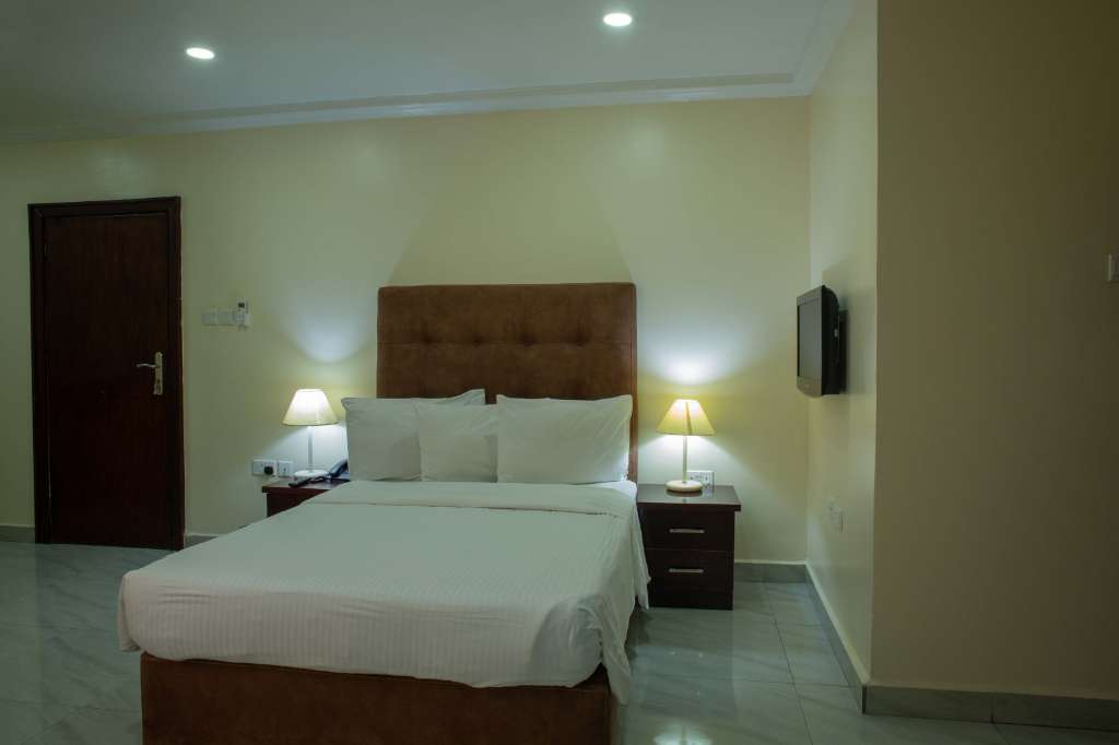 Exclusive Spacious 2 Bedroom Apartment, Wuse 2